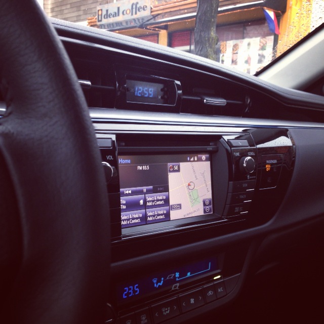 2014-toyota-corolla-dashboard