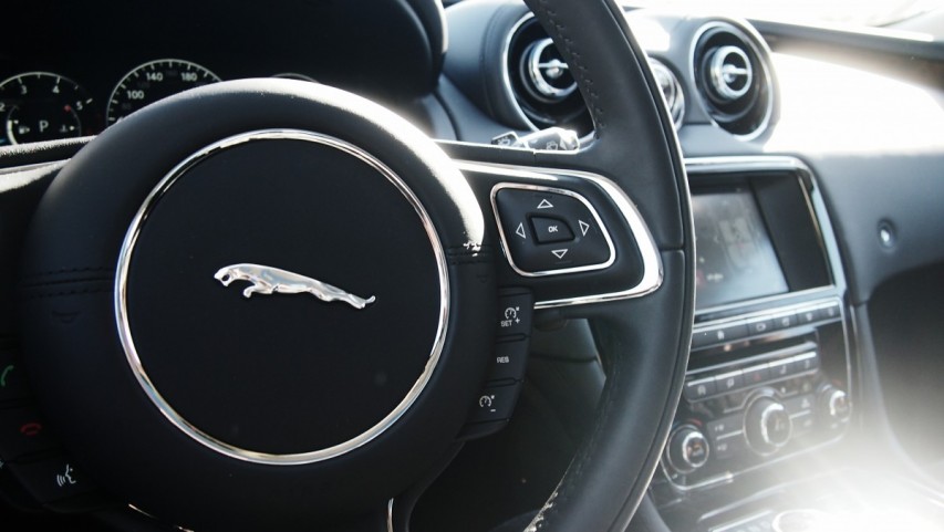 jaguar-xjl-reggie-ramone-huffington-post-steering-wheel